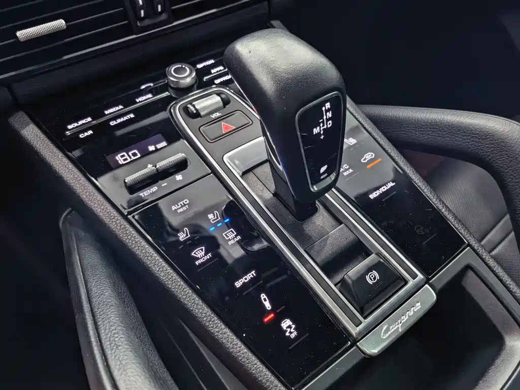 Porsche Cayenne 2020 — фото 11