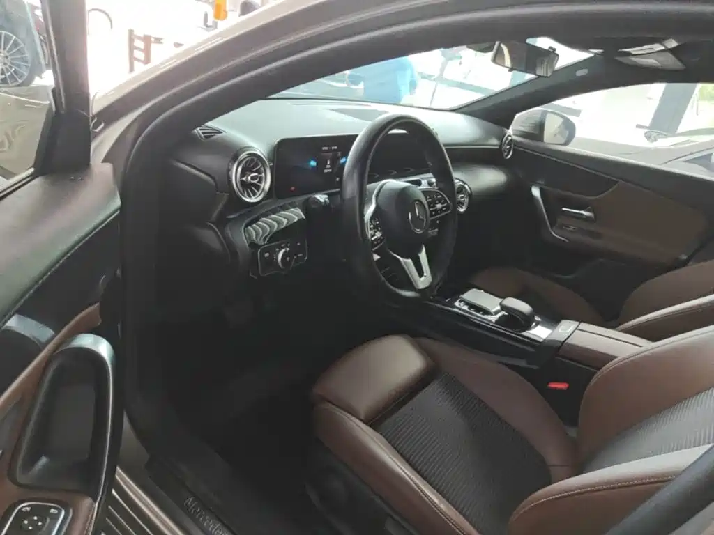 Mercedes-Benz A-Class 2019 — фото 16