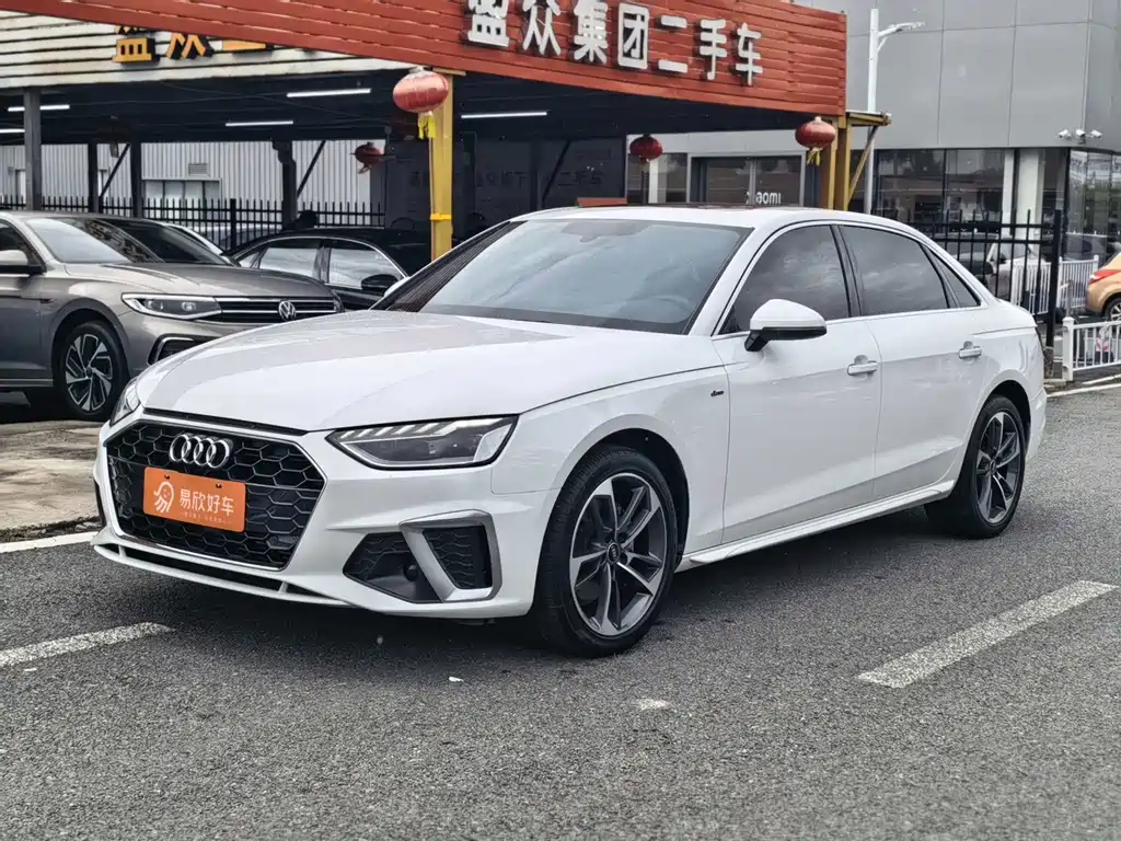 Audi A4L 2023 — фото 1