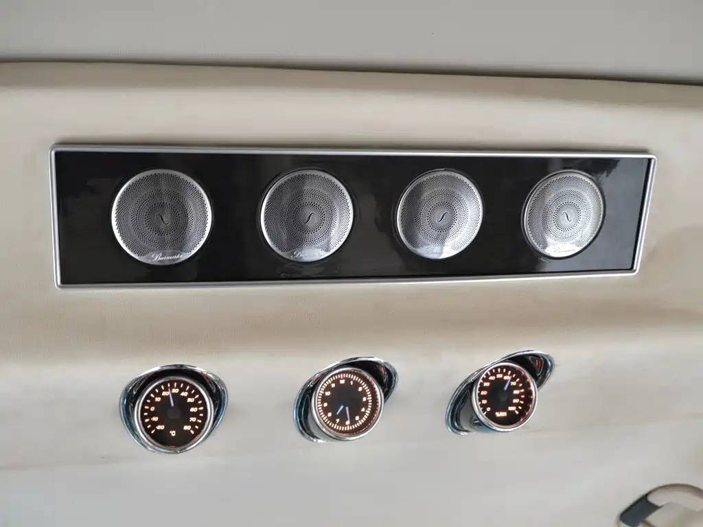 Mercedes-Benz V-Class 2020 — фото 14