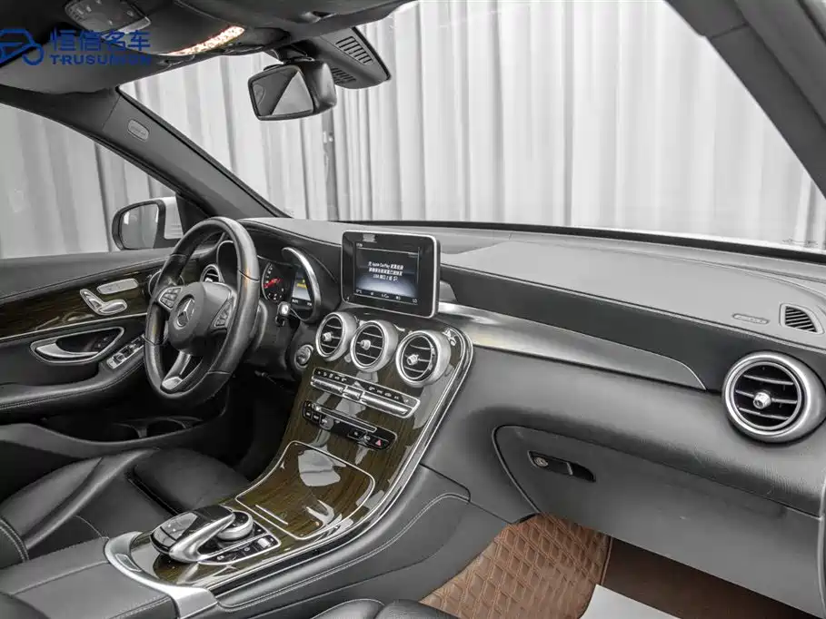 Mercedes-Benz GLC 2019 — фото 14