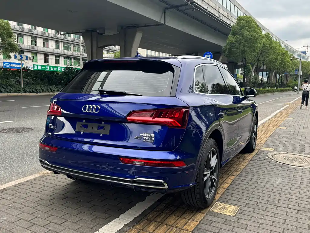 Audi Q5L 2020 — фото 5