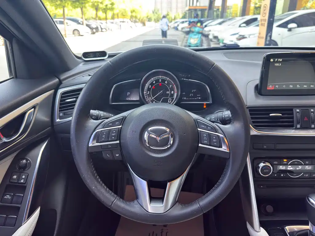 Mazda CX-4 2017 — фото 15