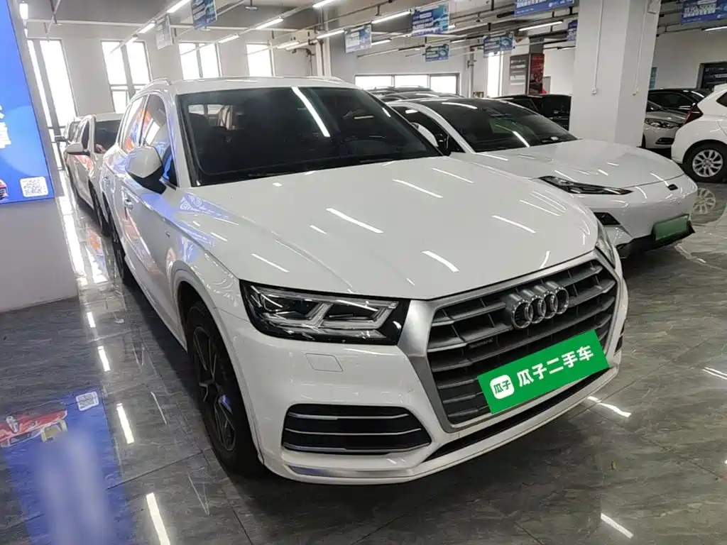 Audi Q5L 2020 — фото 22