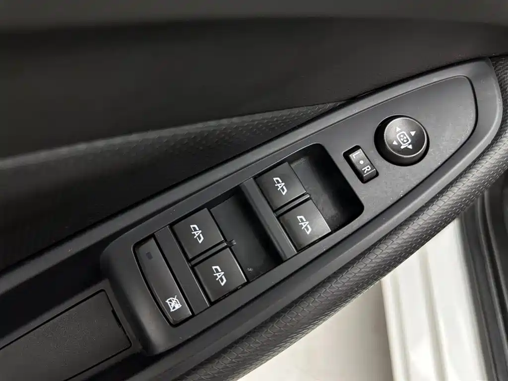 Buick Verano 2023 — фото 24
