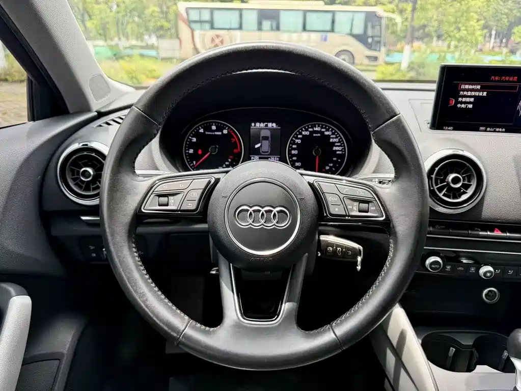 Audi A3 2017 — фото 10