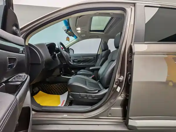Mitsubishi Outlander 2020