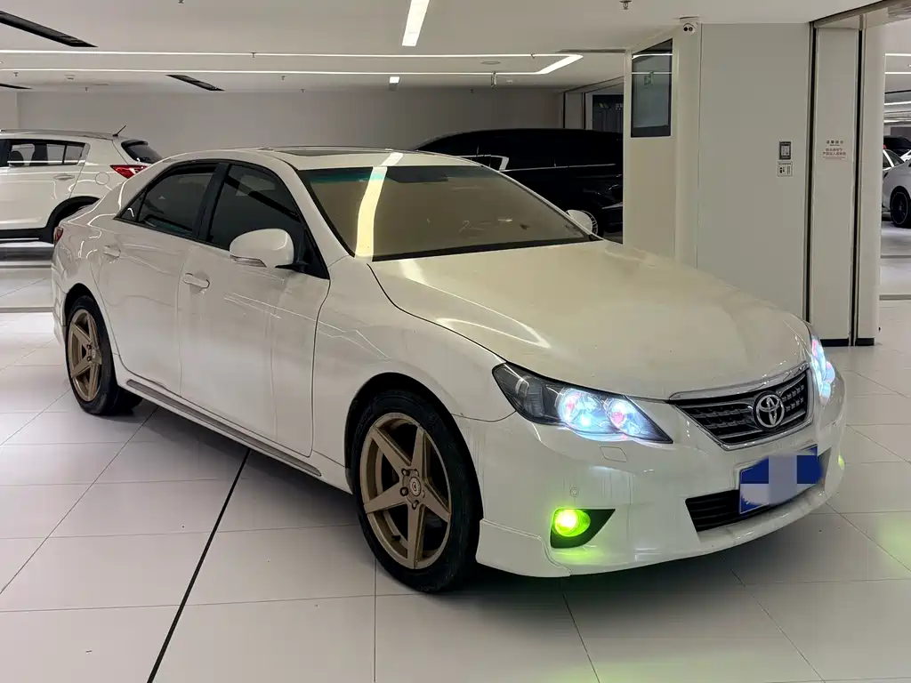 Toyota Reiz 2013