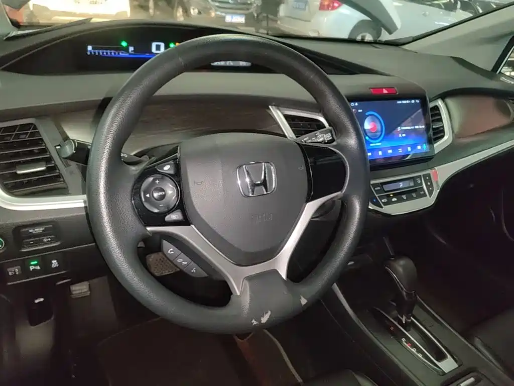 Honda Jade 2015 — фото 11