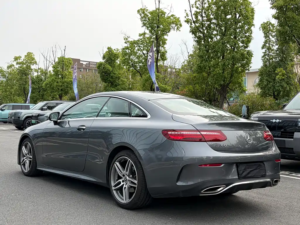 Mercedes-Benz E-Class 2020 — фото 15
