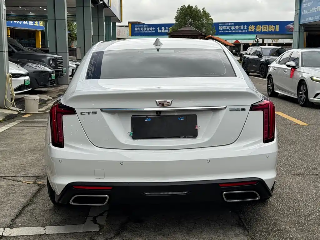 Cadillac CT5 2022 — фото 15