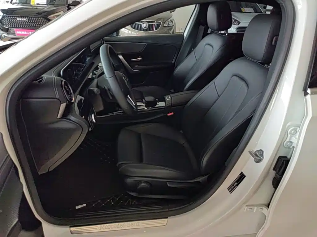 Mercedes-Benz A-Class 2021 — фото 15