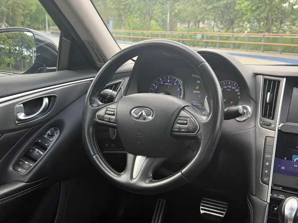 Infiniti Q50L 2015 — фото 11