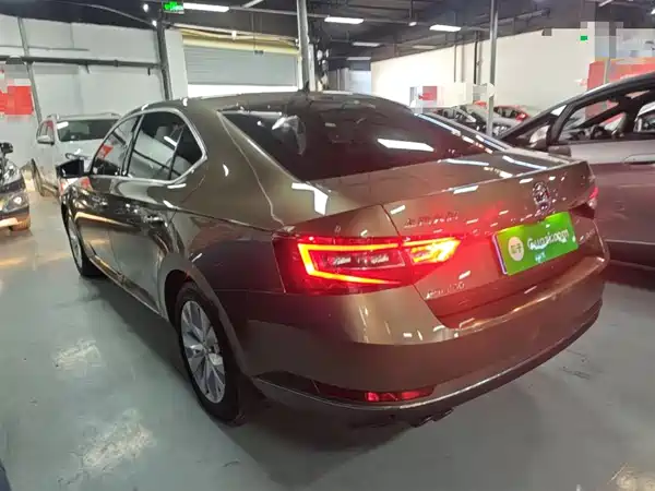 Skoda Superb 2016