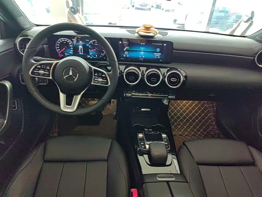 Mercedes-Benz A-Class 2021 — фото 10