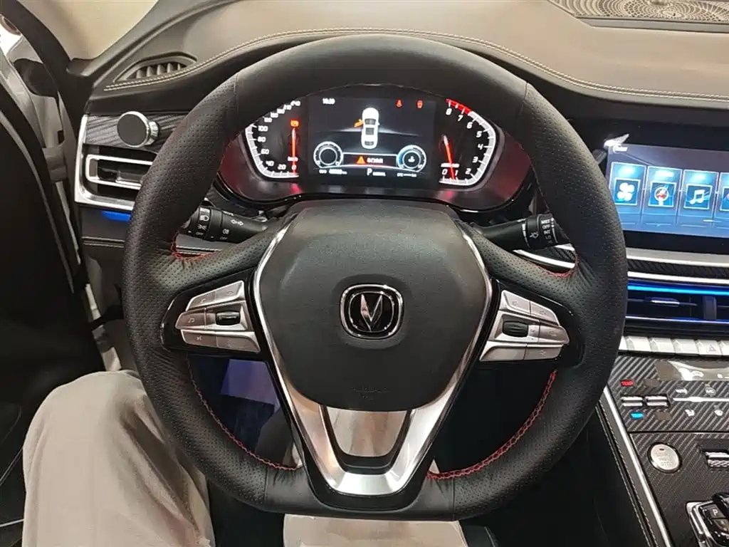 Changan CS85 COUPE 2020 — фото 11