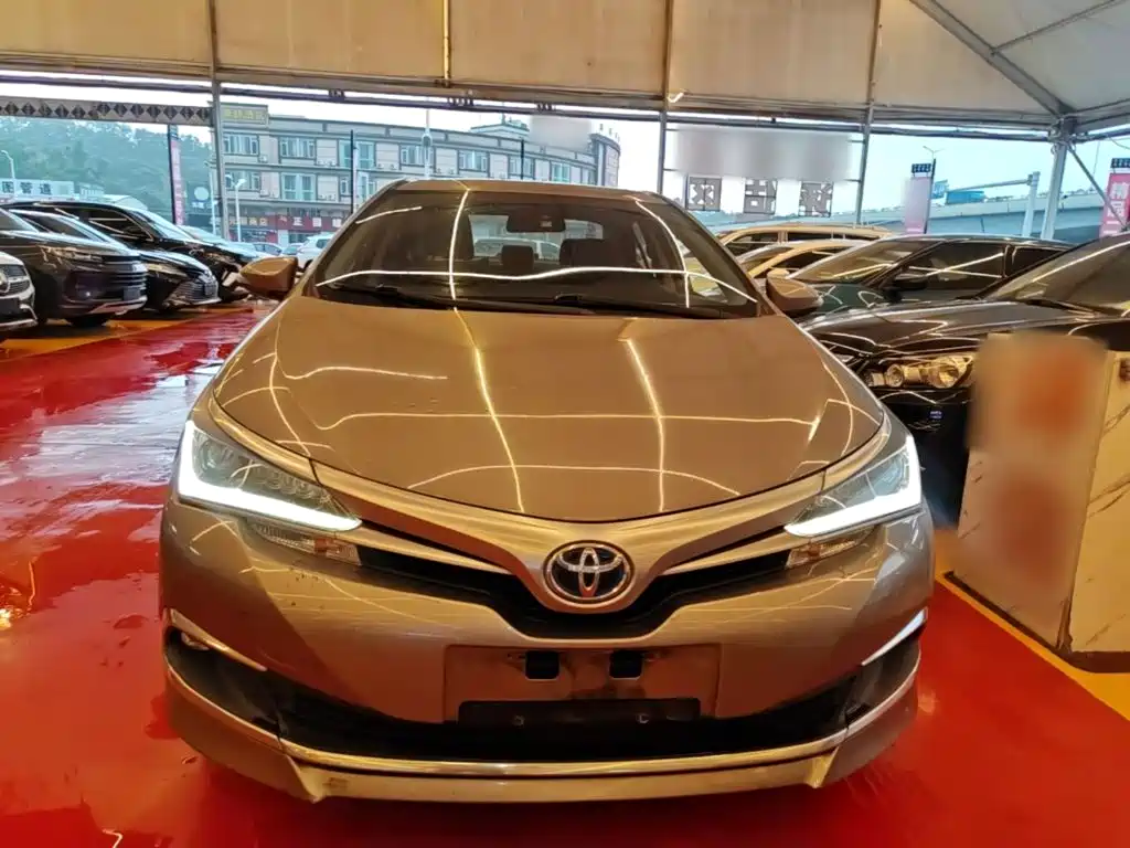 Toyota Corolla 2017 — фото 3
