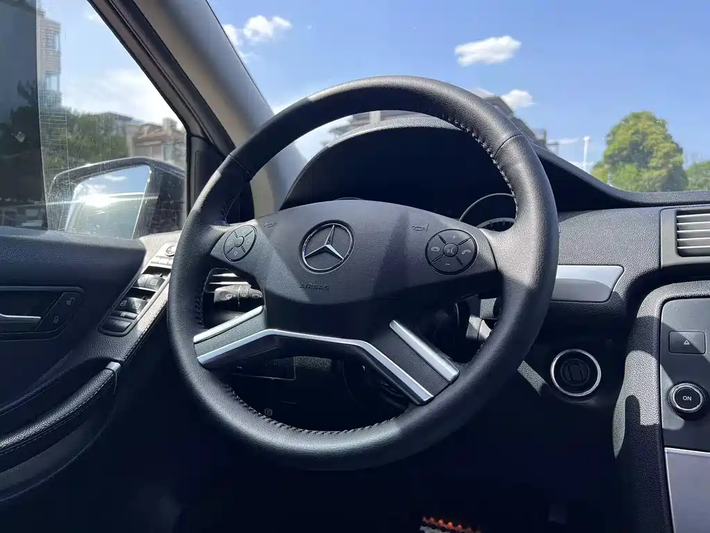 Mercedes-Benz R-Class 2015 — фото 12