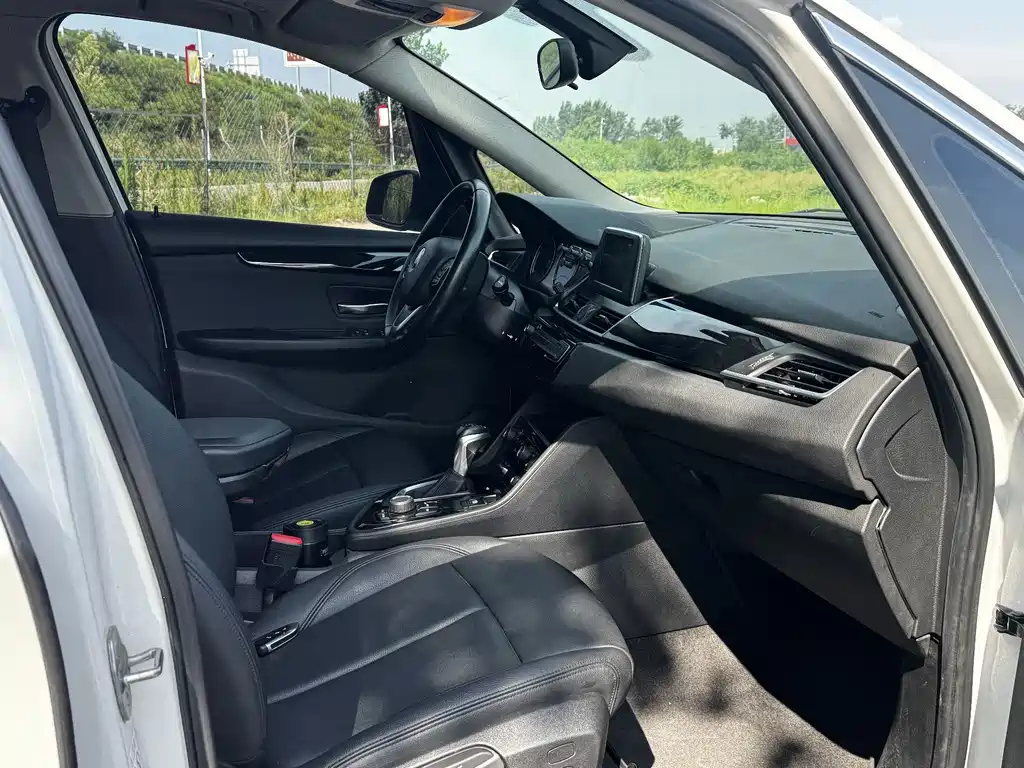 BMW 2 Series Station Wagon 2019 — фото 14