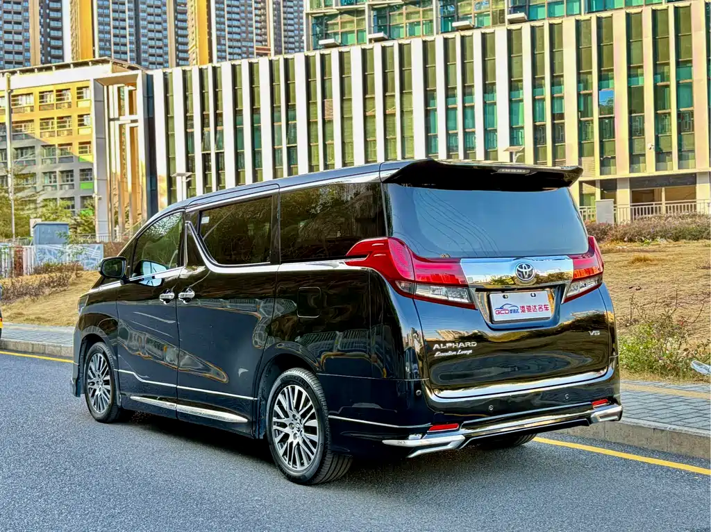Toyota Alphard 2017 — фото 6
