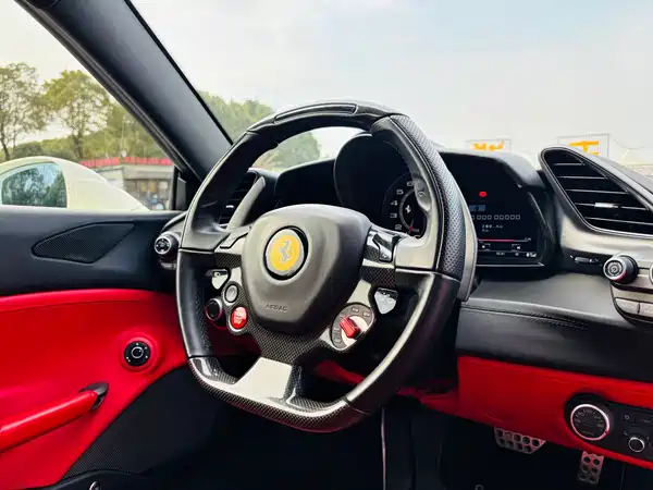 Ferrari 488 2019