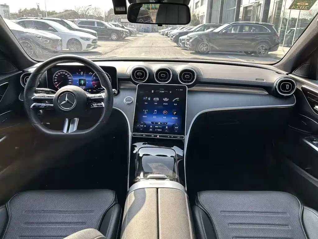 Mercedes-Benz C-Class 2023 — фото 16