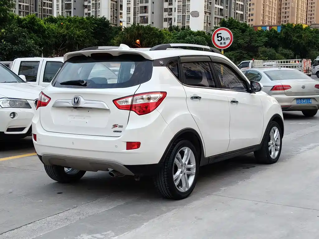 Changan CS35 2015 — фото 9