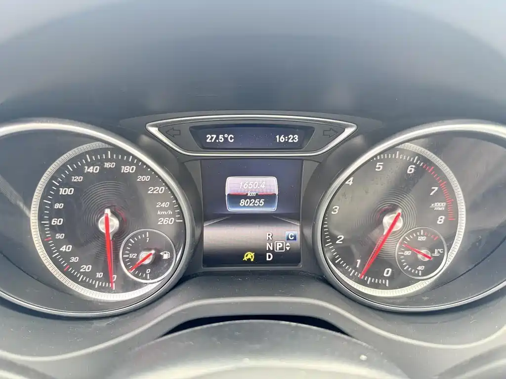 Mercedes-Benz GLA 2018 — фото 20