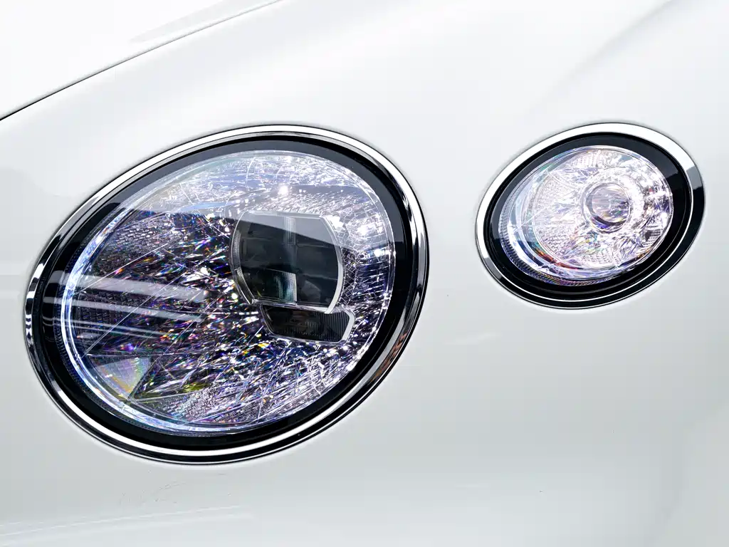 Bentley Continental 2021 — фото 6