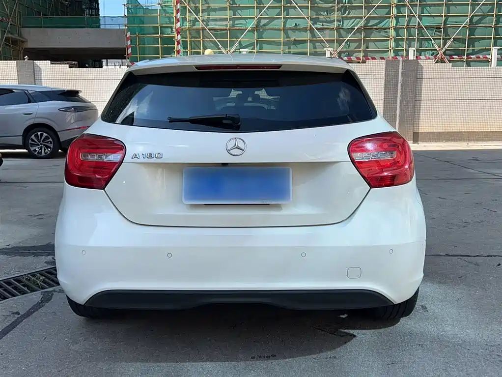 Mercedes-Benz A-Class 2015 — фото 15