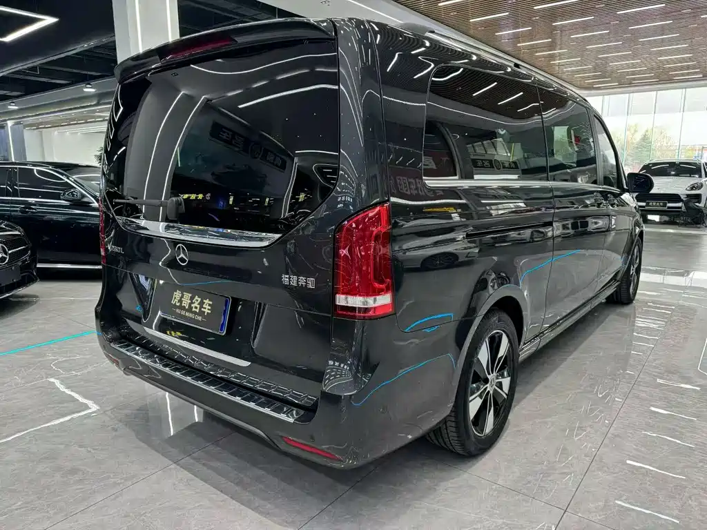 Mercedes-Benz V-Class 2022 — фото 9