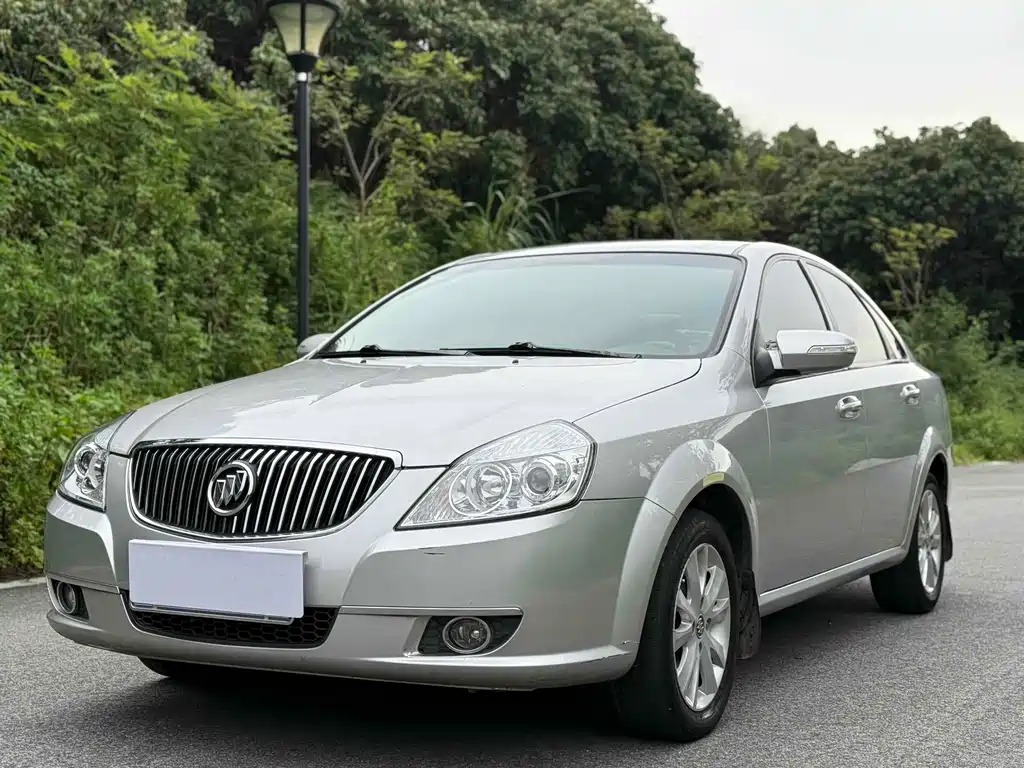 Buick Excelle 2012 — фото 1