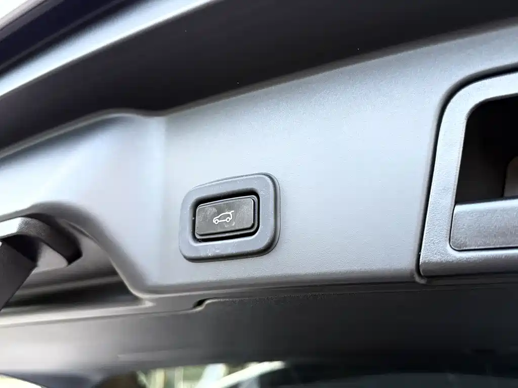 Land Rover Evoque 2022 — фото 24
