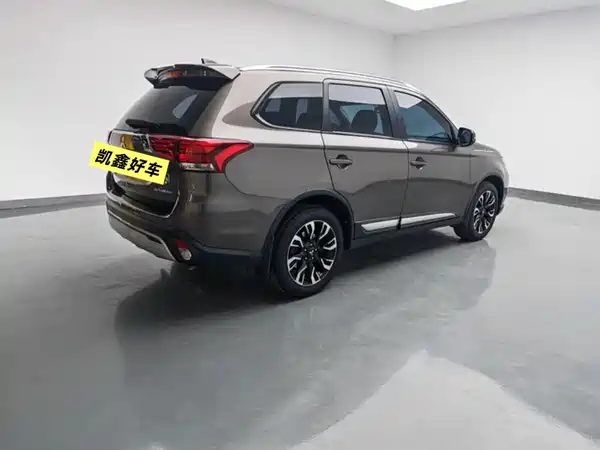 Mitsubishi Outlander 2020