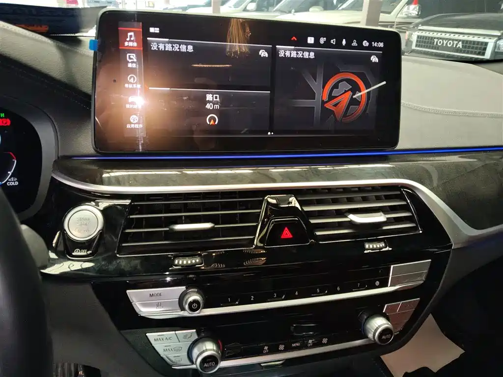 BMW 5 Series 2023 — фото 13