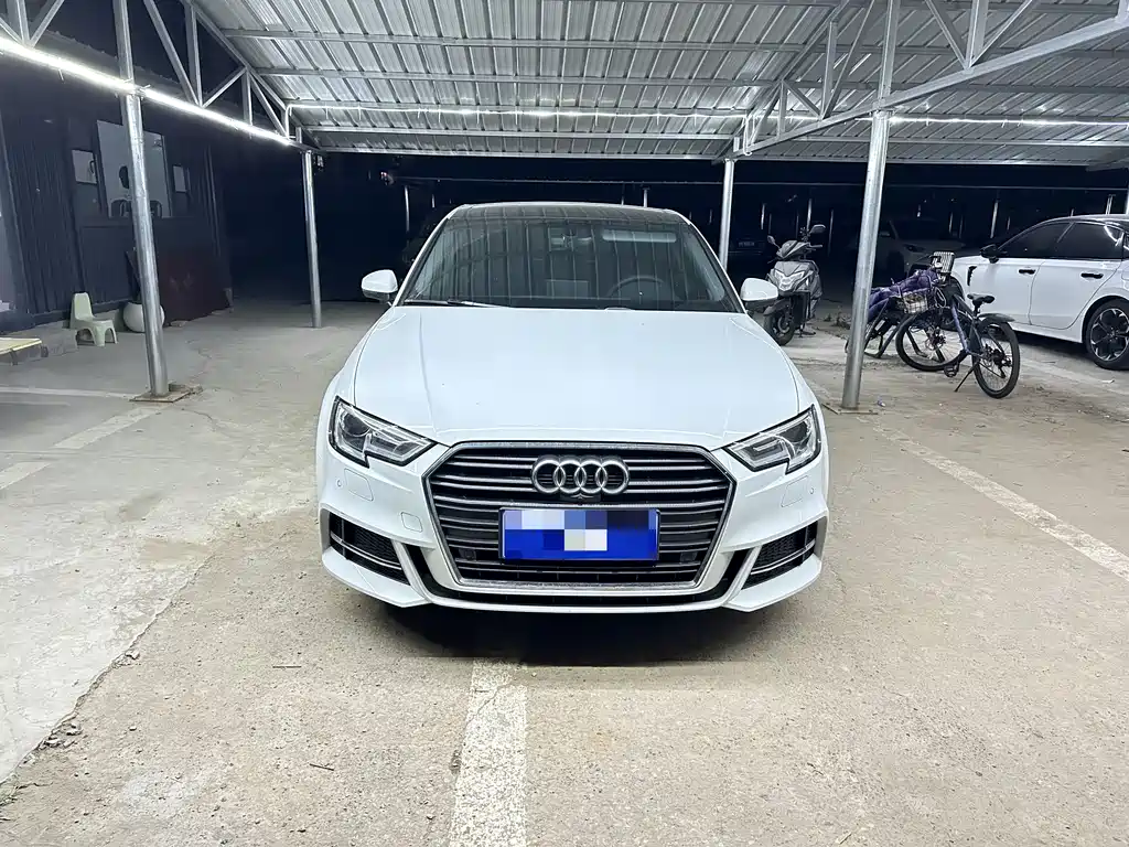 Audi A3 2018 — фото 2