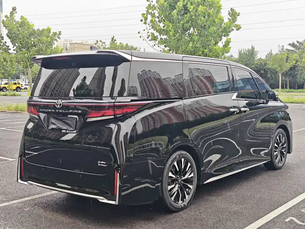 Toyota Vellfire 2024 — фото 3