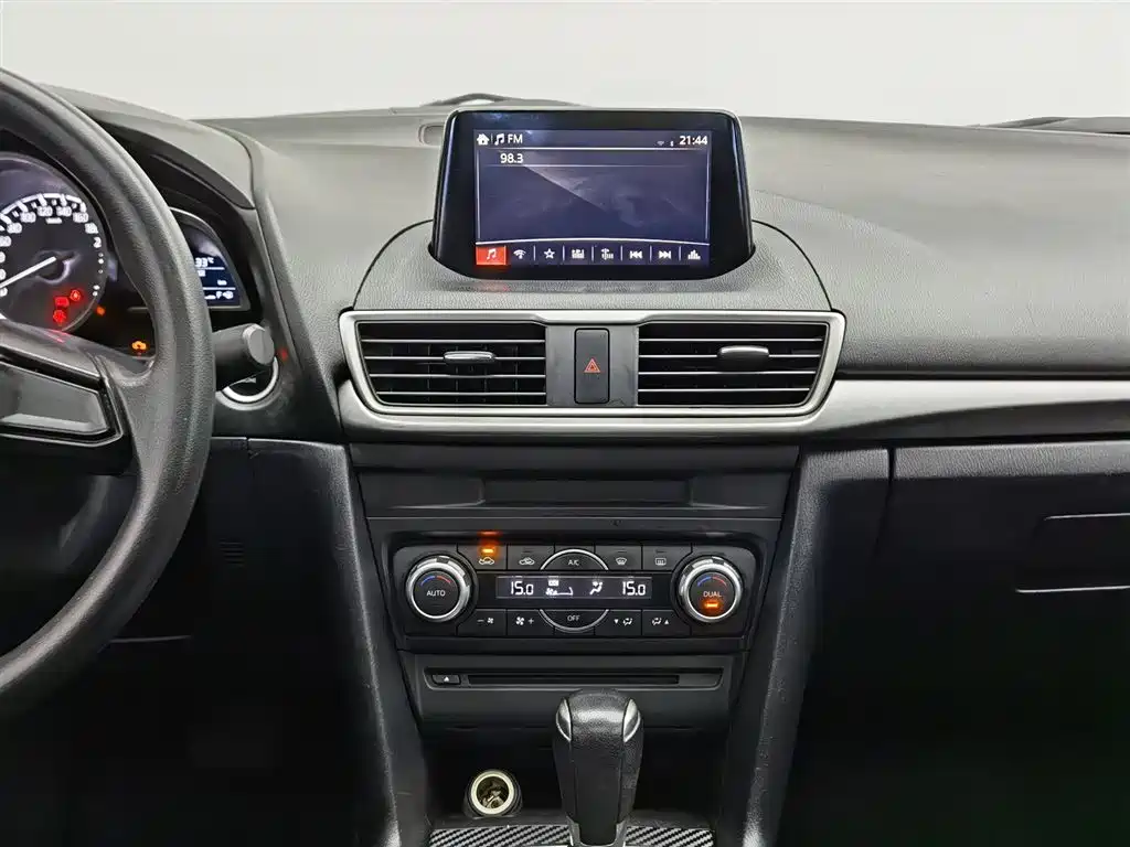 Mazda 3 Axela 2017 — фото 12