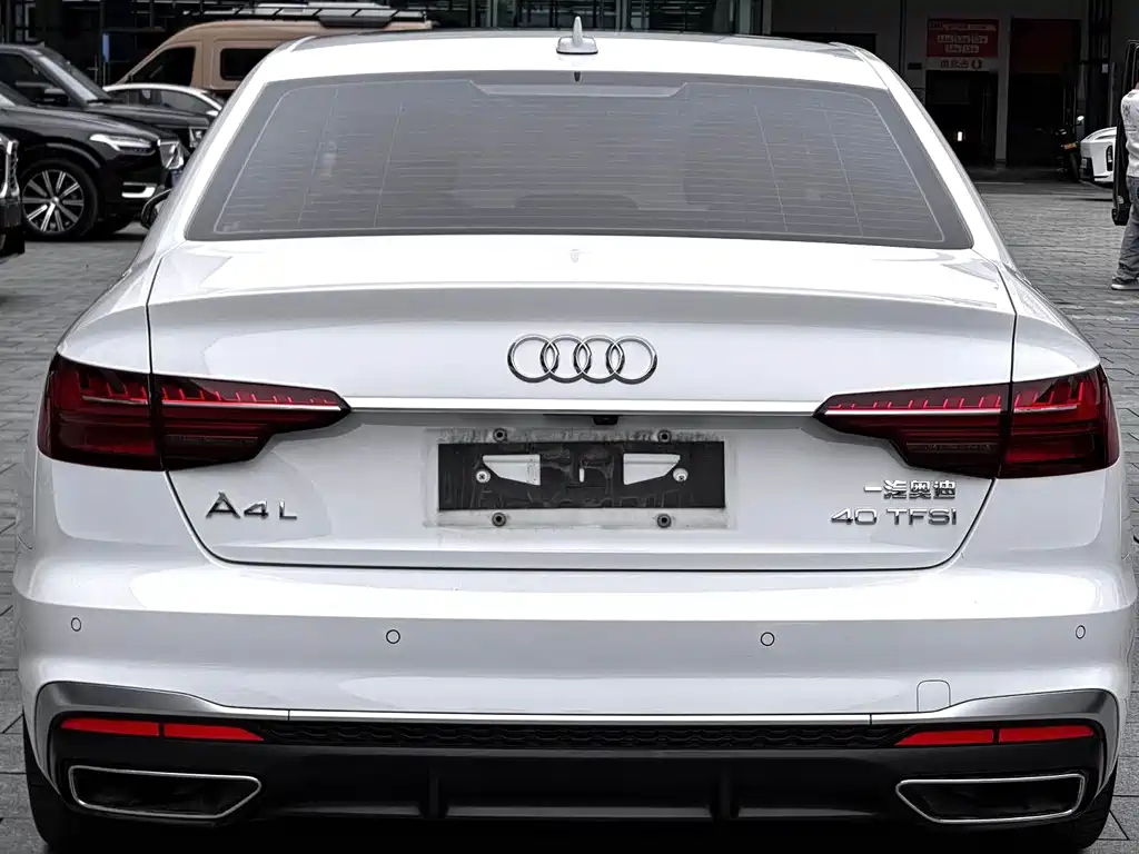 Audi A4L 2020 — фото 9