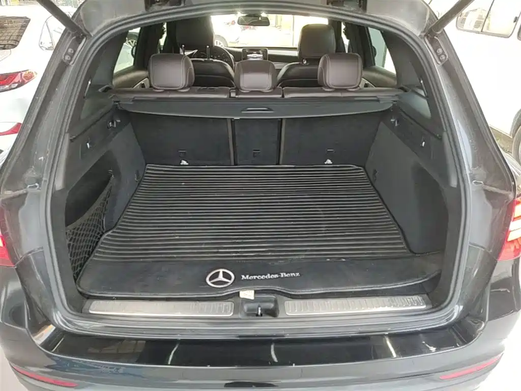 Mercedes-Benz GLC 2018 — фото 19