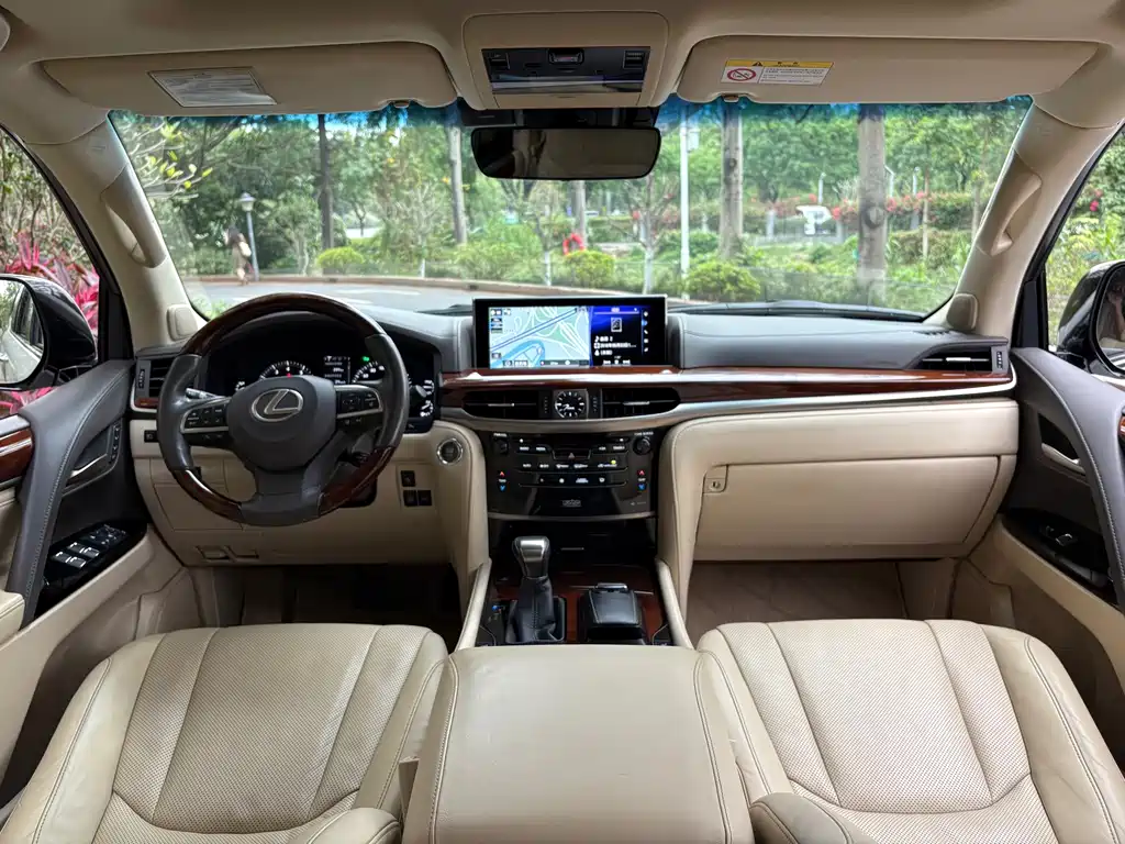 Lexus LX 2016 — фото 18