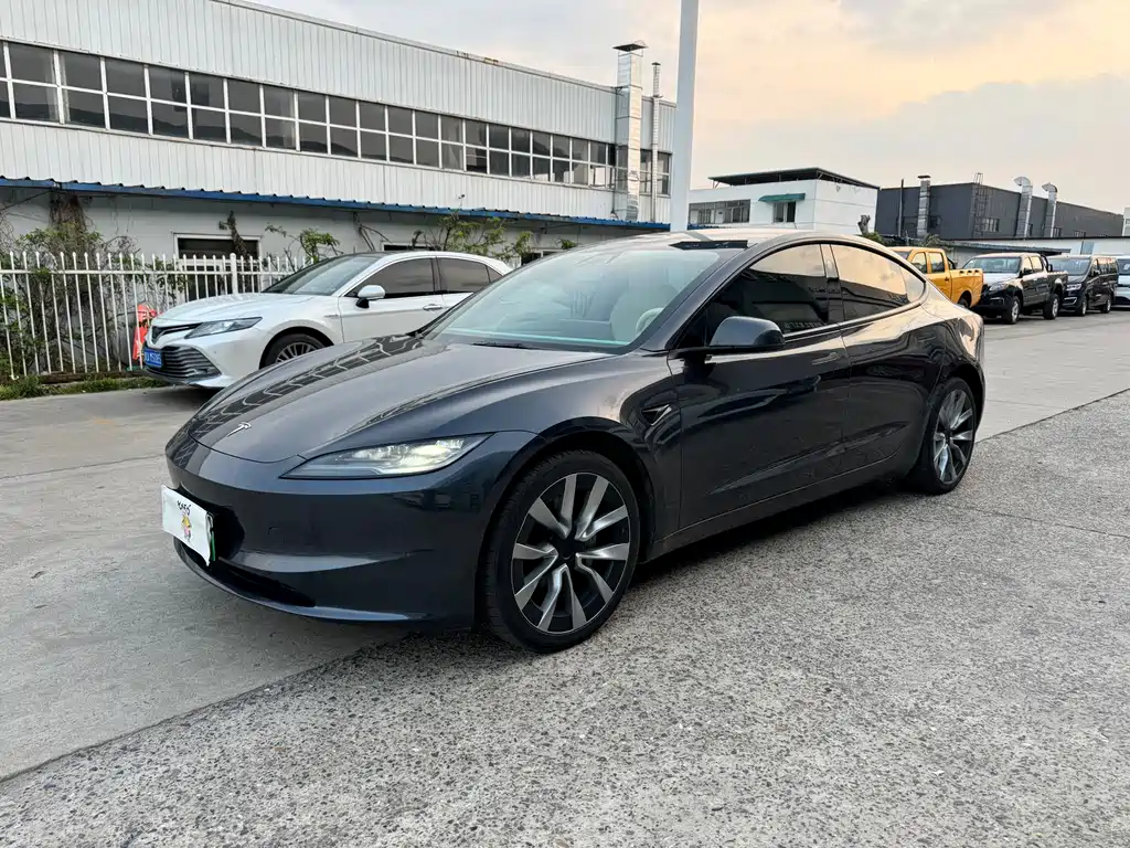 Tesla Model 3 2024 — фото 1