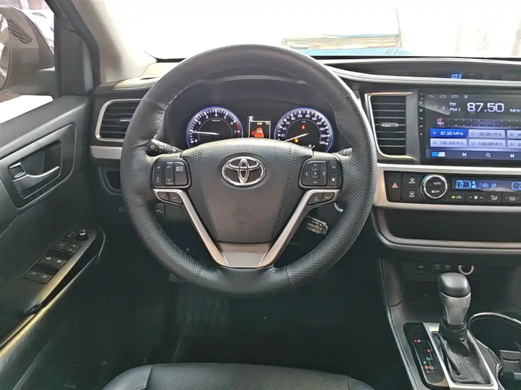 Toyota Highlander 2019 — фото 17