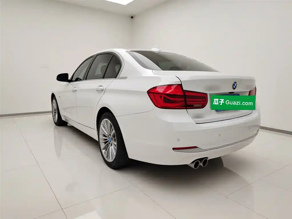 BMW 3 Series 2018 — фото 4