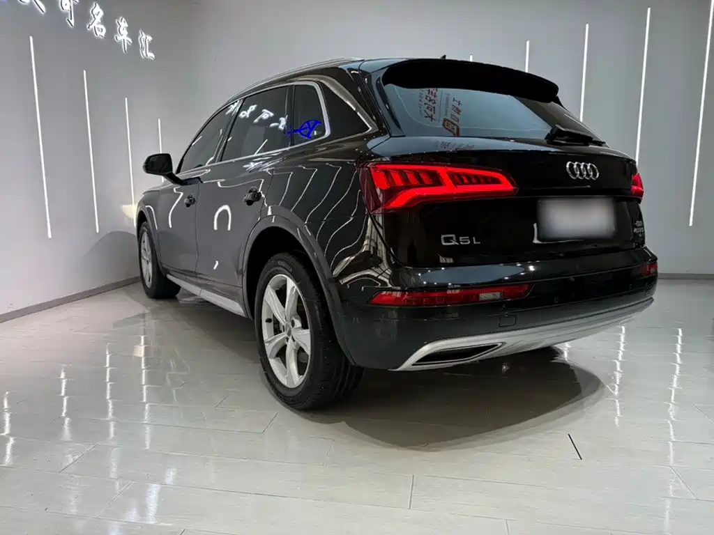 Audi Q5L 2020 — фото 9