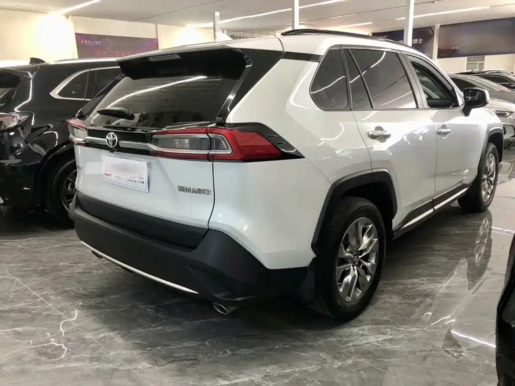 Toyota Wildlander 2022 — фото 10