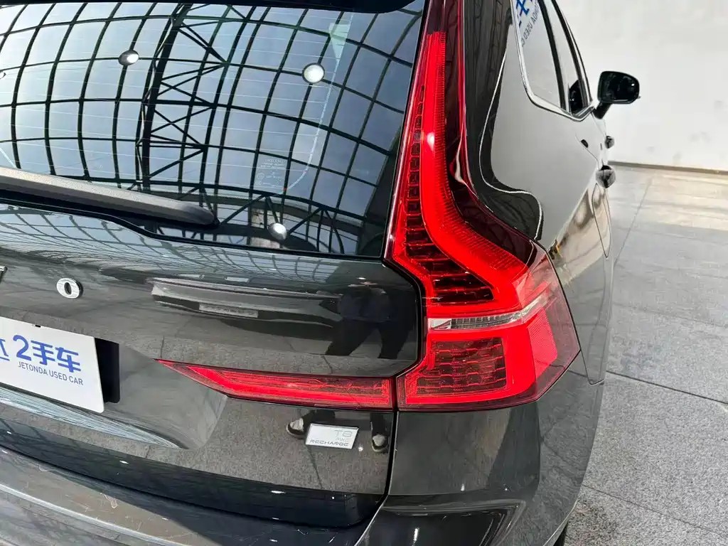 Volvo XC60 PHEV 2022 — фото 10