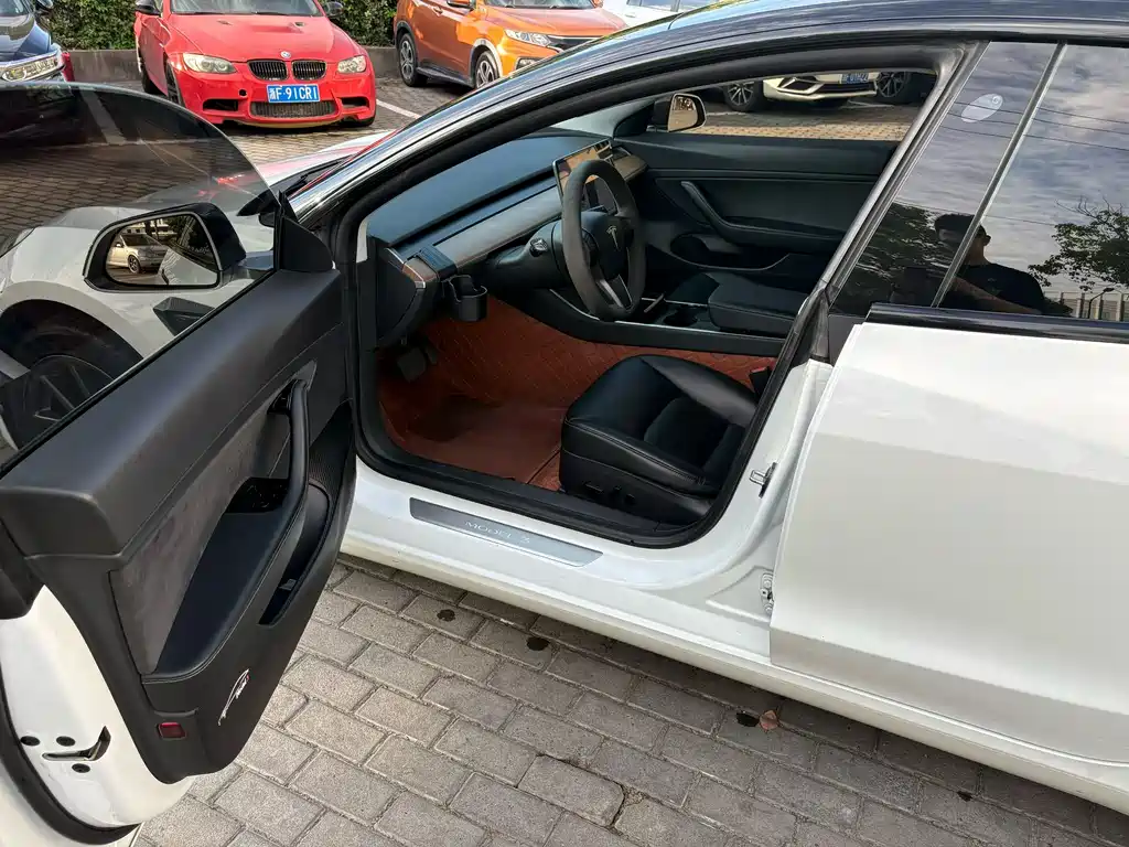 Tesla Model 3 2020