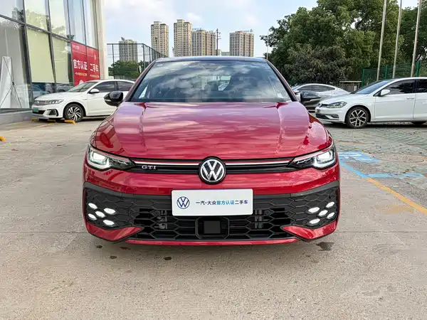 Volkswagen Golf GTI 2025