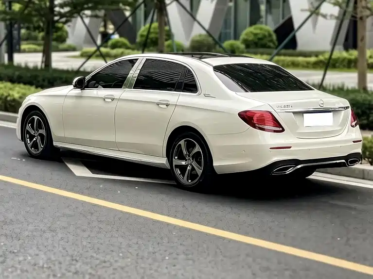 Mercedes-Benz E-Class 2017 — фото 6